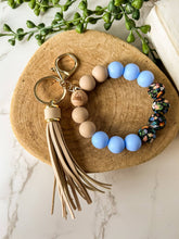 Load image into Gallery viewer, Silicone Beaded Wristlet Keychain: Teal Floral
