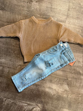 Load image into Gallery viewer, Light Wash Jeans
